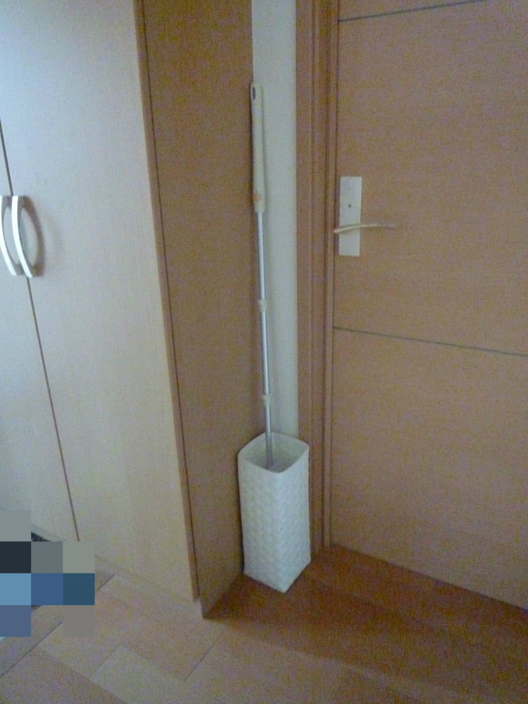 100均商品 Aで フロアワイパースタンドを作ってみた 主婦 ざっぱ の めざせ スッキリ空間