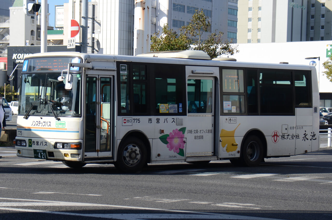 佐賀市交通局 中型車③ : ざっしーのただ載せてゆくだけ