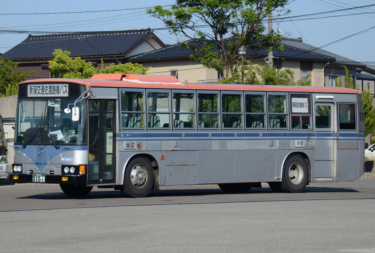 新潟交通佐渡 大型車 ざっしーのただ載せてゆくだけ