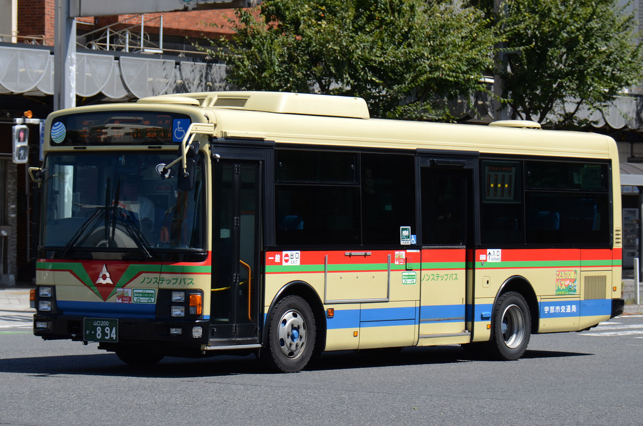 宇部市交通局 中型車③ : ざっしーのただ載せてゆくだけ