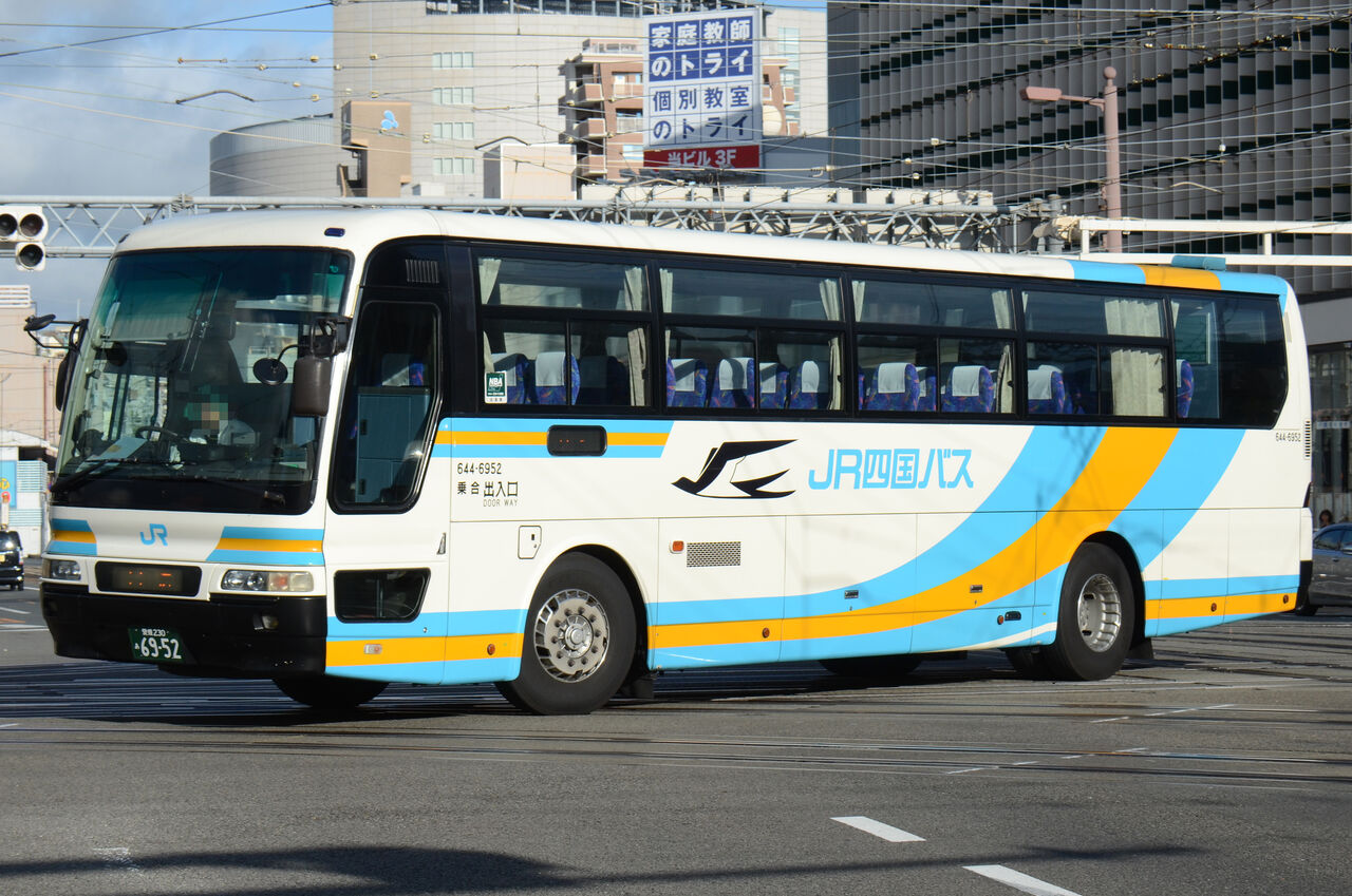 JR四国バス 高速路線車① : ざっしーのただ載せてゆくだけ