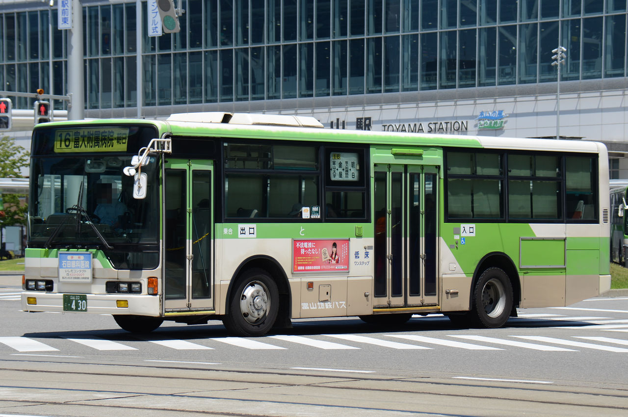 富山地方鉄道 大型車① : ざっしーのただ載せてゆくだけ