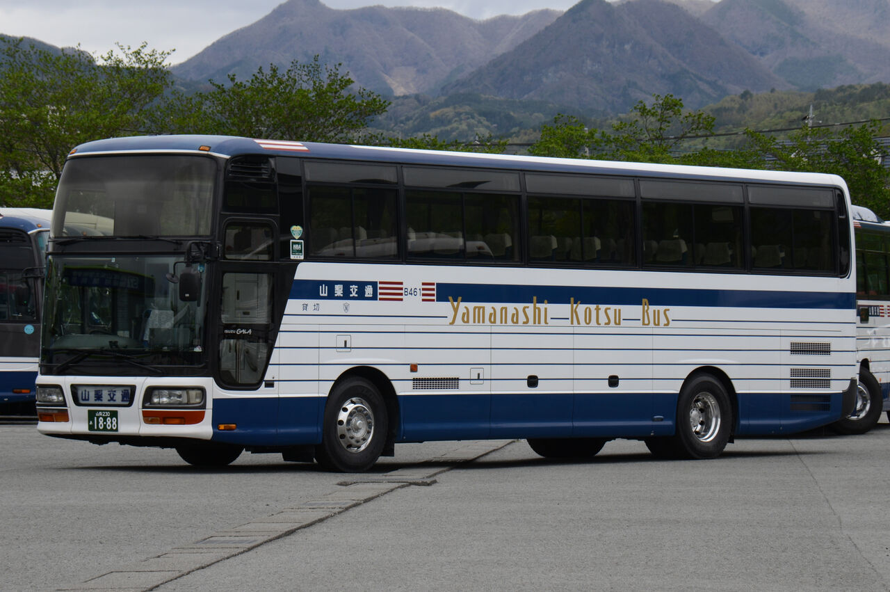 山梨交通 貸切車 ざっしーのただ載せてゆくだけ 山梨交通 貸切車 ざっしーのただ載せてゆくだけ