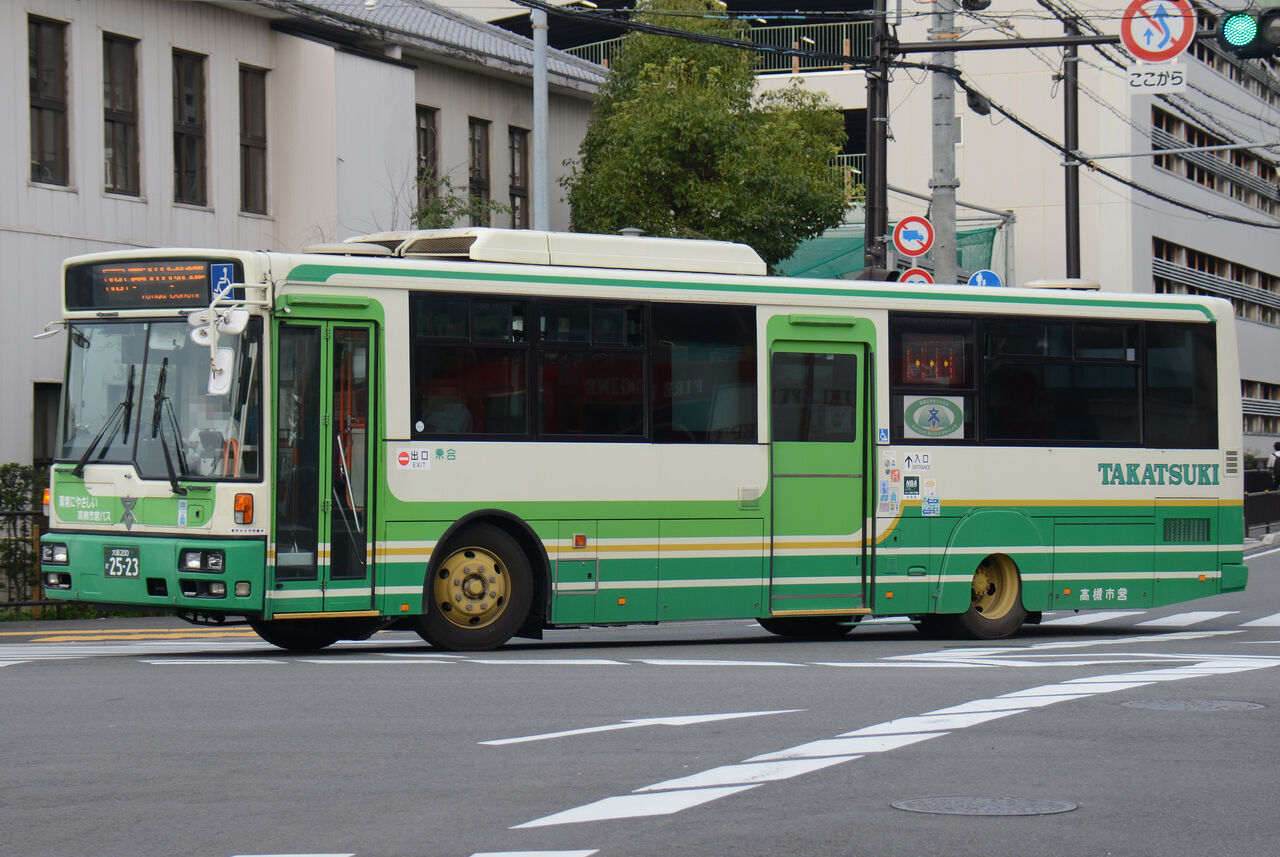 高槻市交通部 大型車 ざっしーのただ載せてゆくだけ