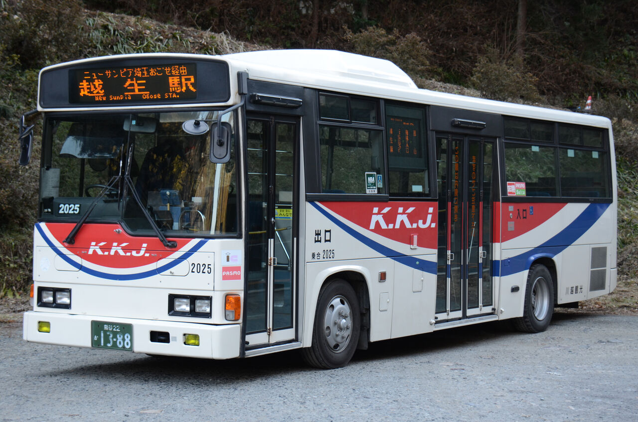 川越観光自動車 中型車 ざっしーのただ載せてゆくだけ