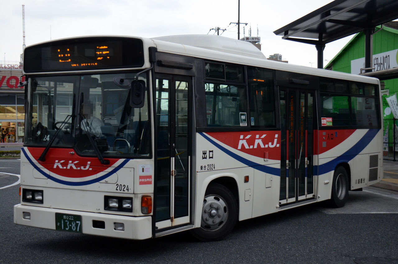 川越観光自動車 中型車 ざっしーのただ載せてゆくだけ