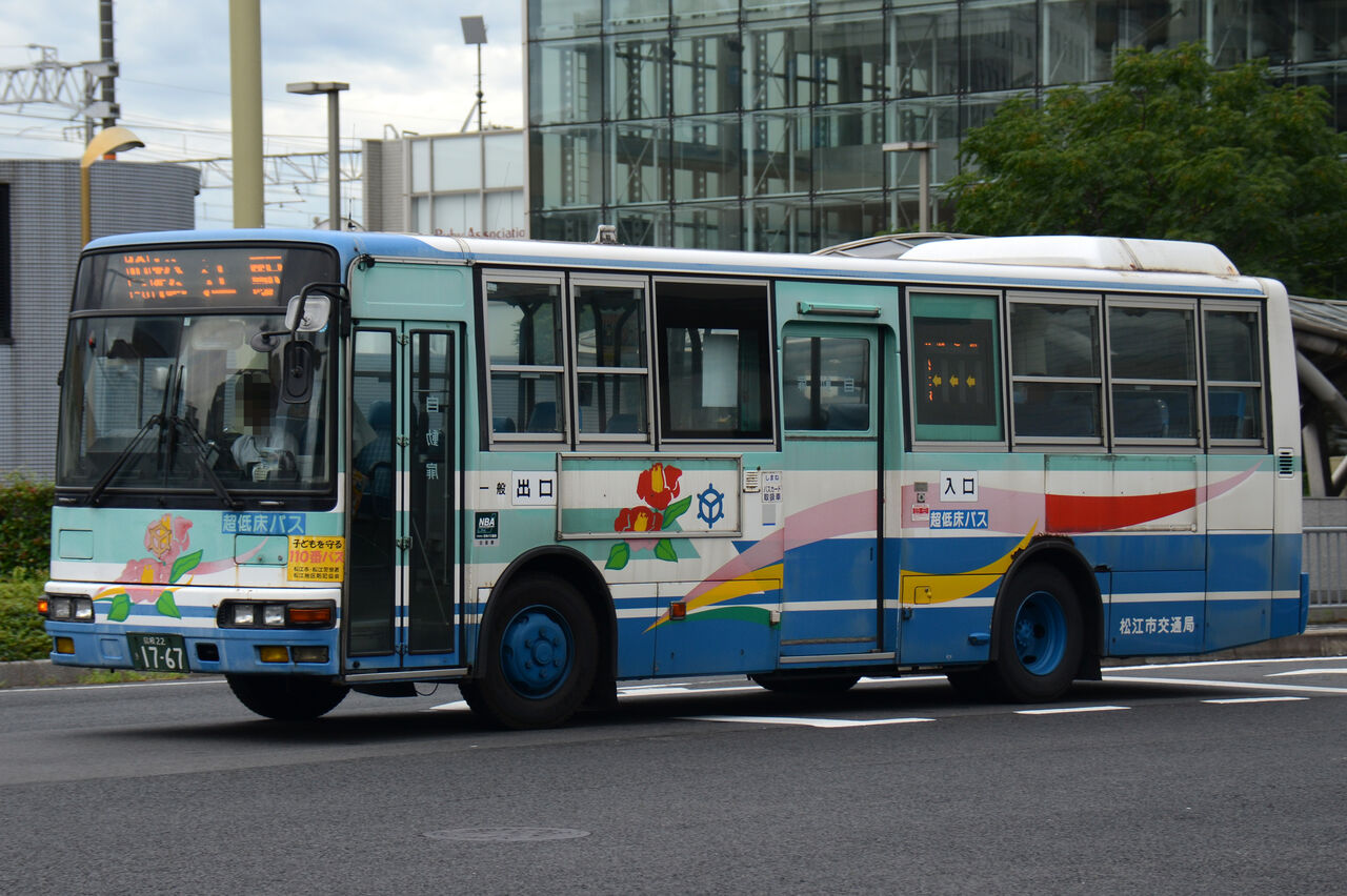 松江市交通局 中型車① : ざっしーのただ載せてゆくだけ