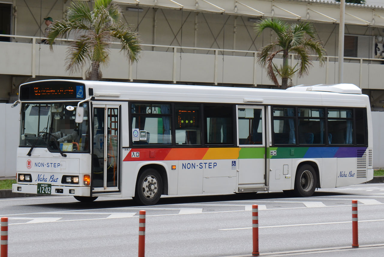 那覇バス その7 中型移籍車 ざっしーのただ載せてゆくだけ