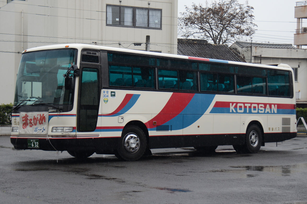 琴参バス 空港連絡・貸切車 : ざっしーのただ載せてゆくだけ