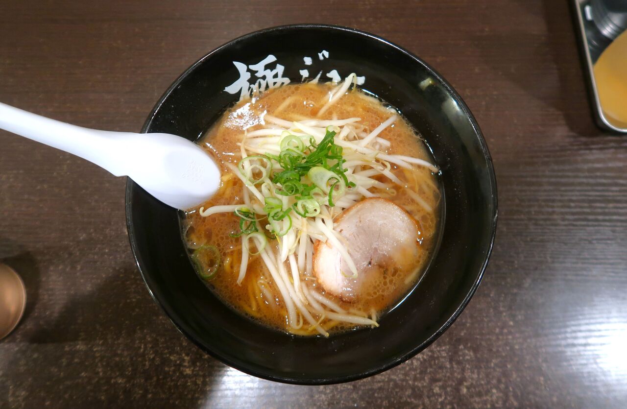 新和歌山らーめん 極ジョー -GOKUJOE-@立川市<豚骨醤油太麺 新和歌山らーめん 極ジョー -GOKUJOE-@立川市<豚骨醤油太麺