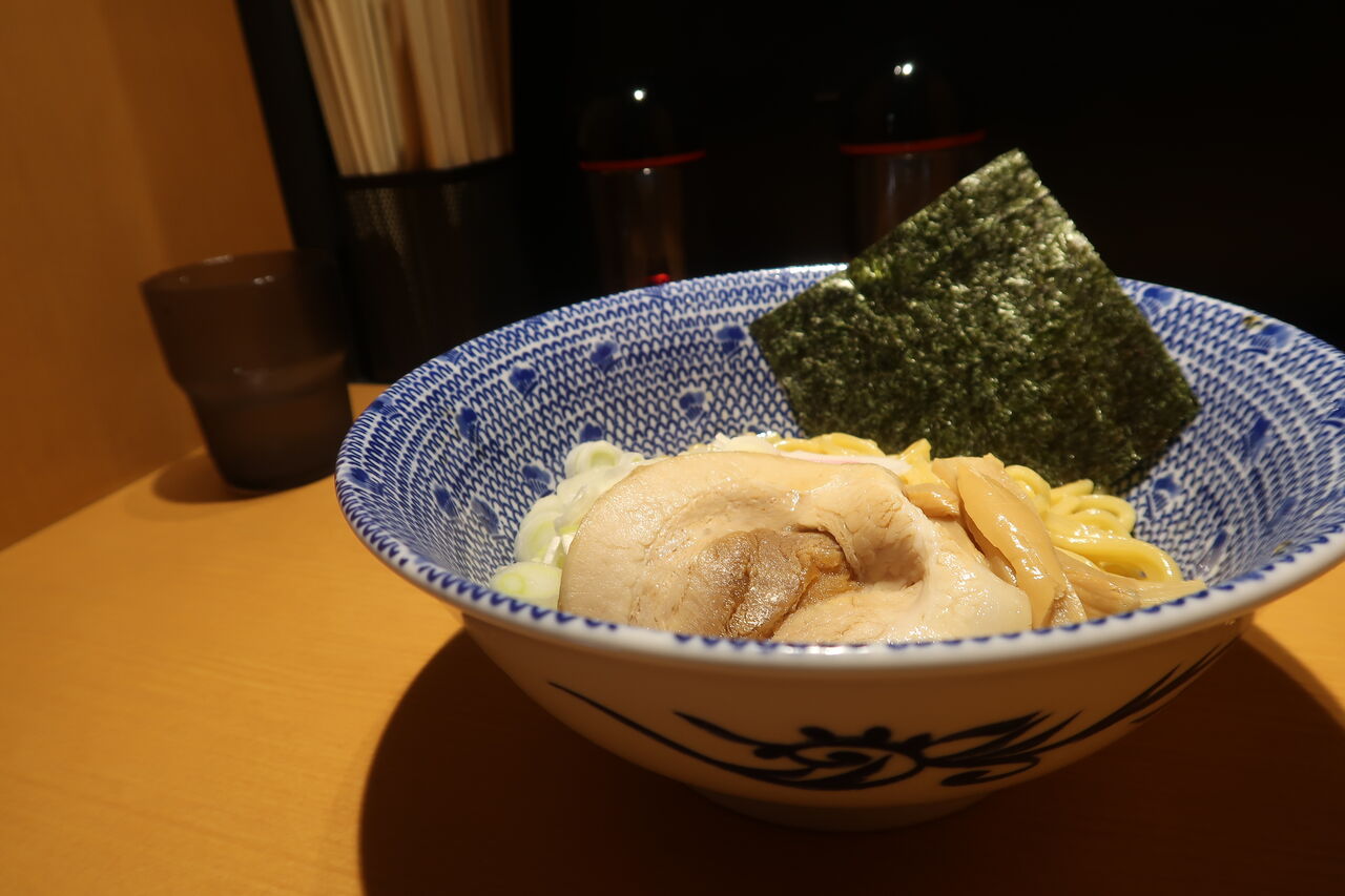 やそ神 弾痕やキャタピラ周りにチリっとシルバーをドライブラシ。パーツの立体