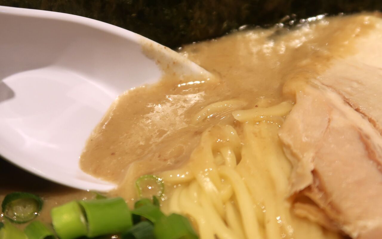 豚骨 公式】超豚骨濃度8 天下茶屋店 (@noudo8.tengachaya) · Osaka, Osaka