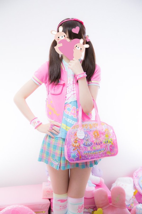 大人なのに女児服着てるとかいう合法ロリ詐欺ｗｗｗｗｗｗｗｗ Zチャンネル Vip 2ちゃんねるまとめブログ