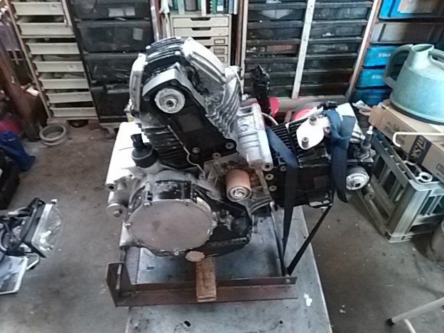 ロッカーラパイド リバースヘッドエンジン Tt1 12 団塊の世代とducati