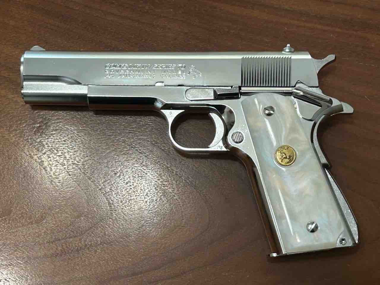 極美品 東京マルイ ニッケルフィニッシュガバメント パールグリップ付き 東京マルイ コルトガバメント マークⅣシリーズ'70 ニッケル