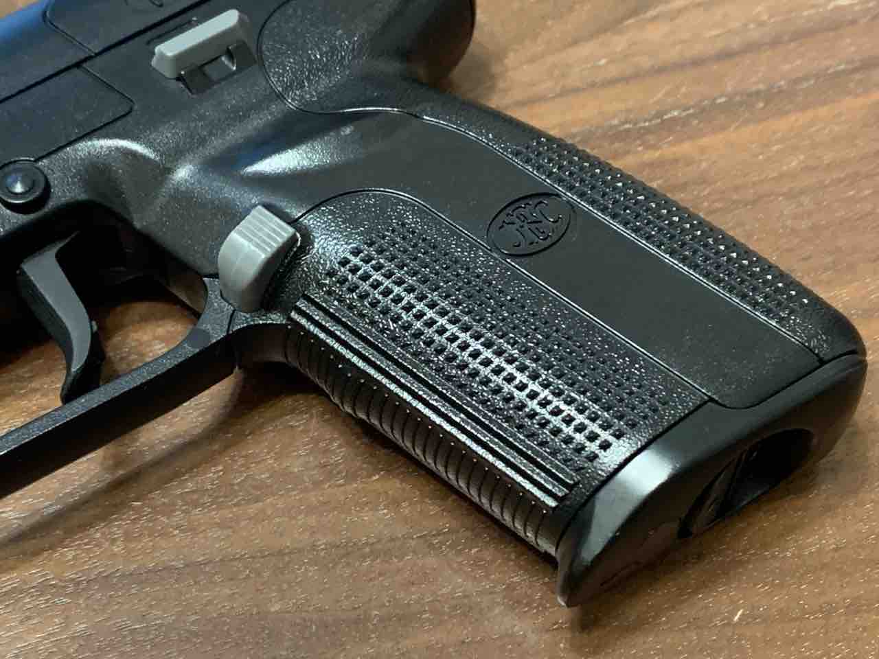 マルシン工業 FIVE SEVEN ファイブセブン 5-7 マルシン工業 FN Five-seveN【再レビュー編】 : 気ままに