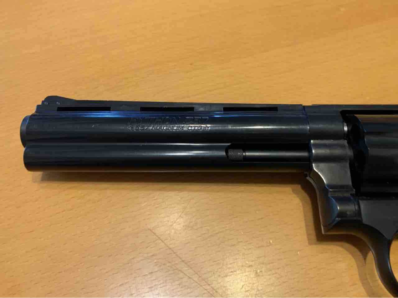 MGC スマイソン LARGE FRAME MODEL : 気ままにエアガンレビュー