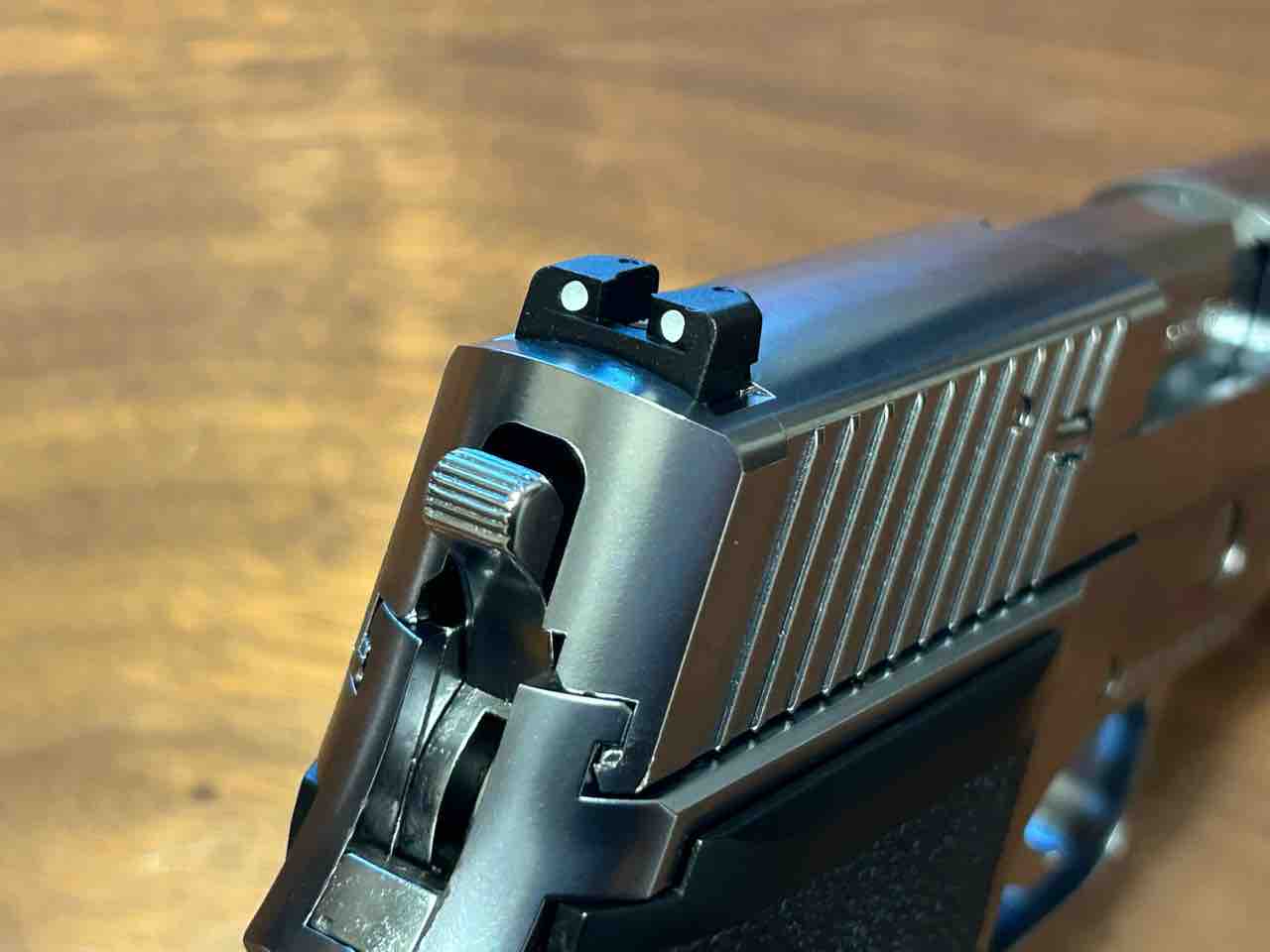 かなり美品 東京マルイ シグ P226 RAIL E2 カスタム シグ レイル シグ ザウエル P226 レイル 東京マルイ ガスガン エアガンレビュー