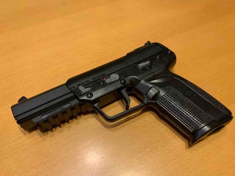 Marushin Five-seven エアガン マルシン工業 FN Five-seveN : 気ままにエアガンレビュー