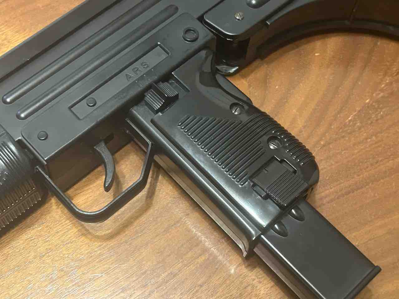 東京マルイ SMG UZI ポンプアクション 1/1スケール 東京マルイ SMG UZI （ポンプアクション） : 気ままにエアガンレビュー