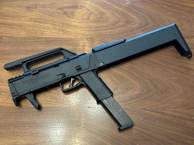 トイガン FMG9 トイガン「FMG-9 コンバージョンキット」限定カラーホワイトと