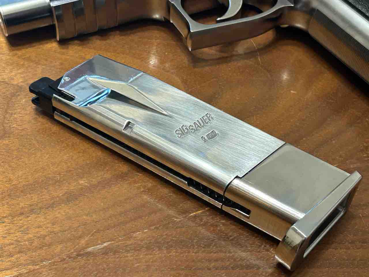 東京マルイ シグP226レイル クロームステンレス : 気ままにエアガン