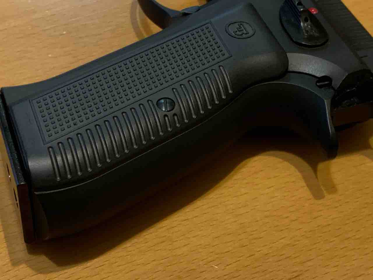 マルシン工業 Cz75 ブラックヘビーウエイト : 気ままにエアガンレビュー