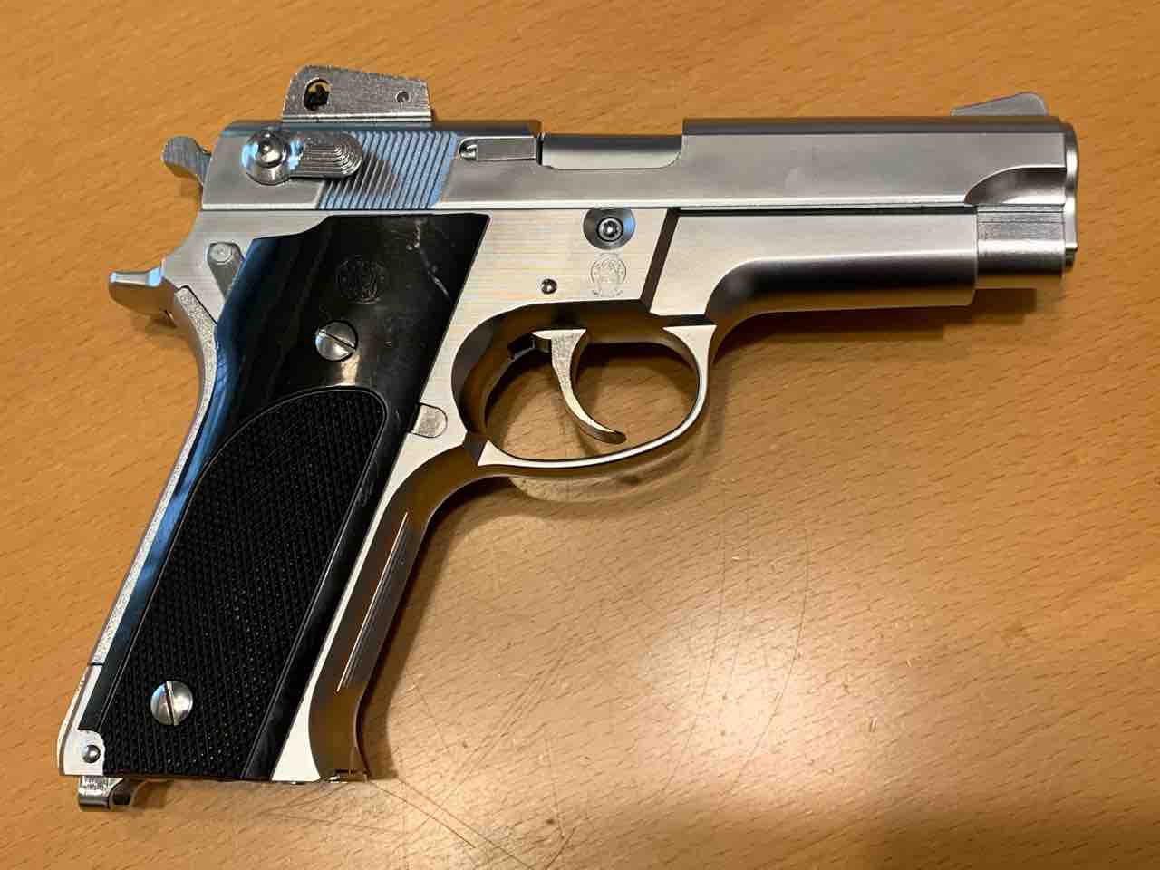 MGC MODEL659(M659) オールシルバーモデル HW モデルガン MGC] S&W M659 オールシルバー 固定スライド パールカラー