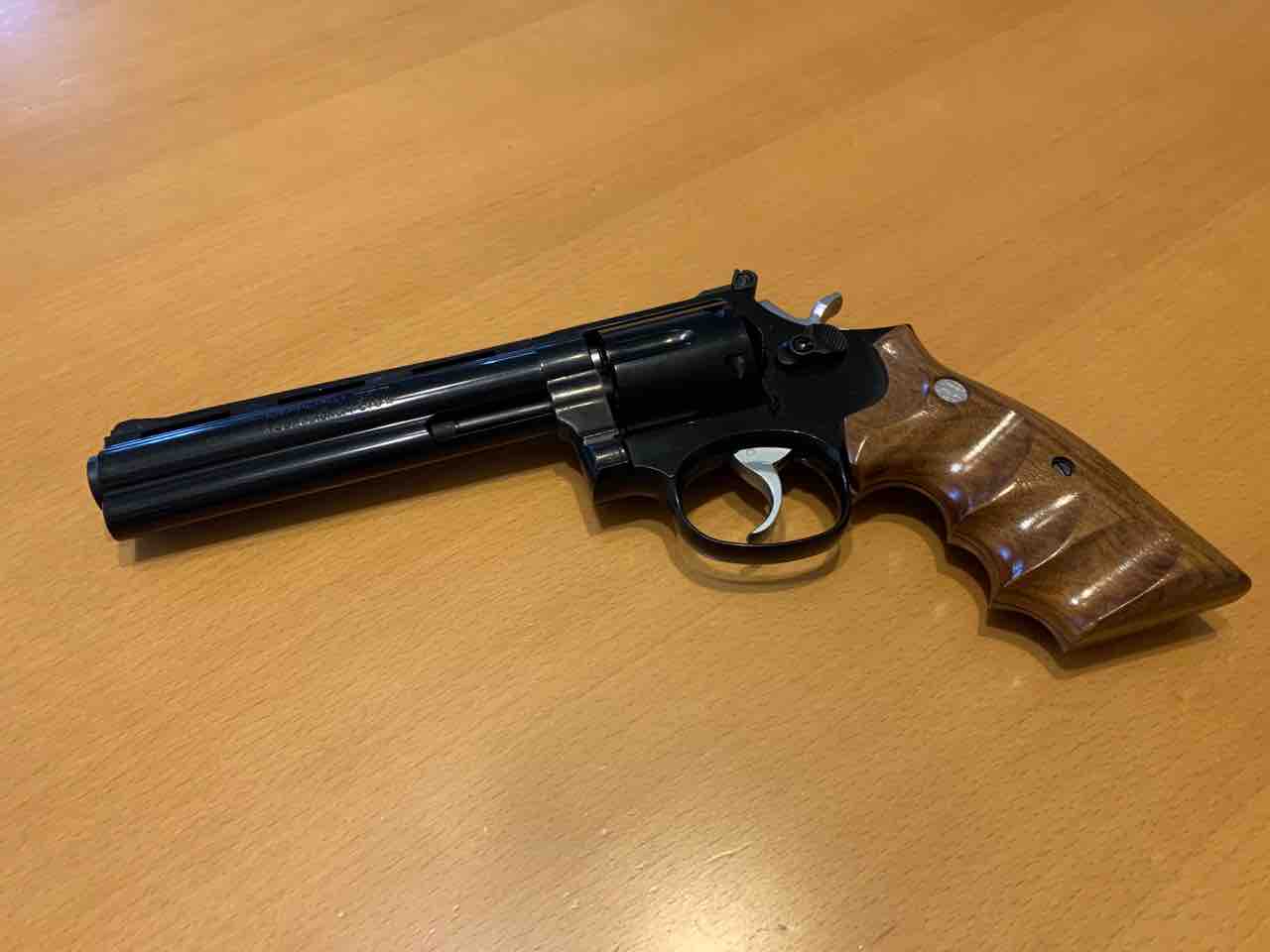 MGC スマイソン LARGE FRAME MODEL : 気ままにエアガンレビュー