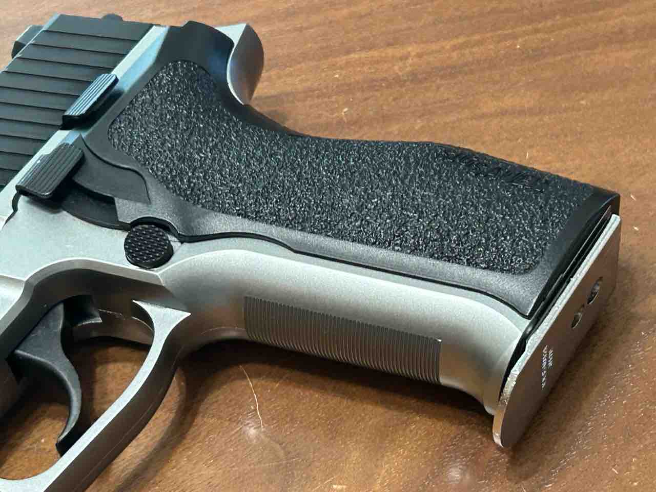 東京マルイ シグP226 E2 : 気ままにエアガンレビュー