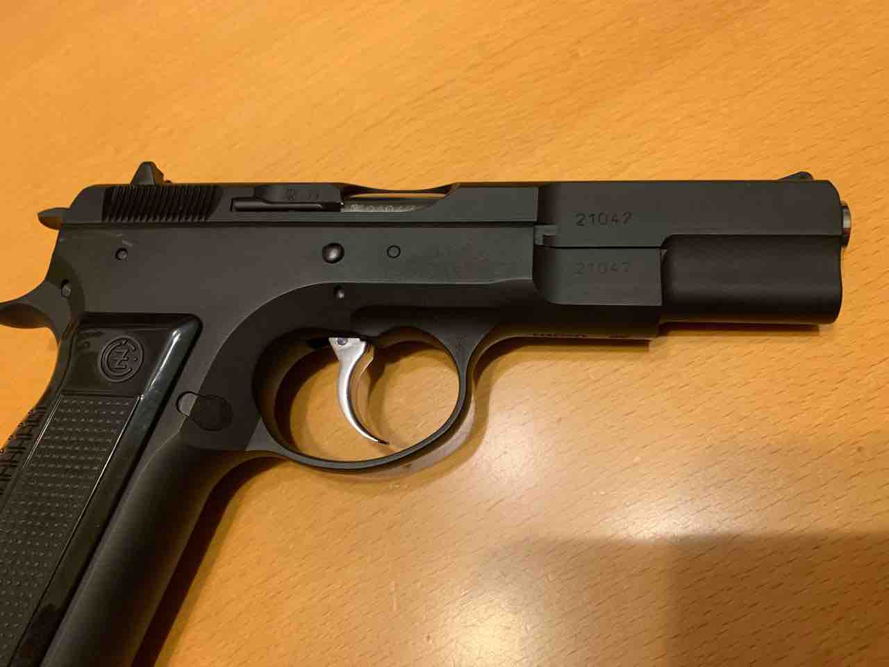 KSC Cz75 ファーストバージョン ヘヴィウェイト : 気ままにエアガン