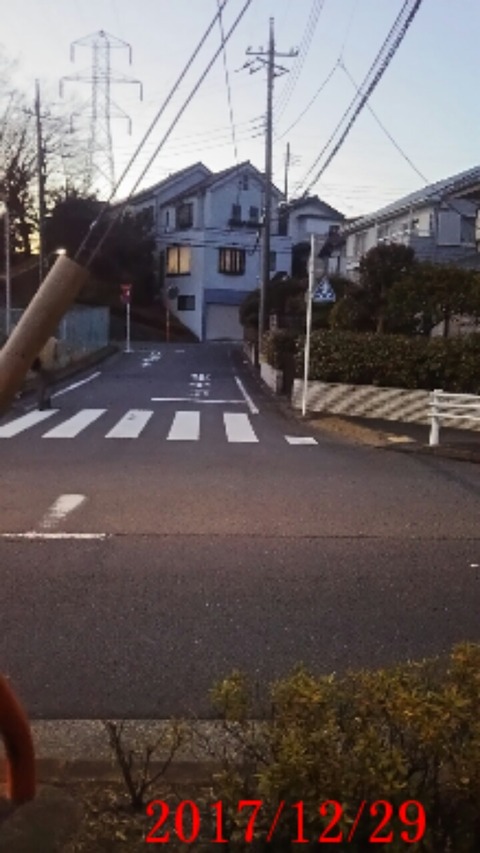 20171229_最寄りバス停近く住宅街