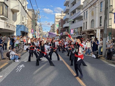 1758848700_photo