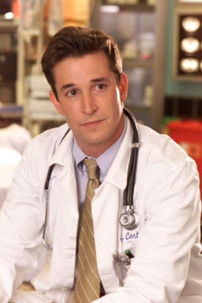 ER-noah-wyle-35644576-1152-1728-400x600
