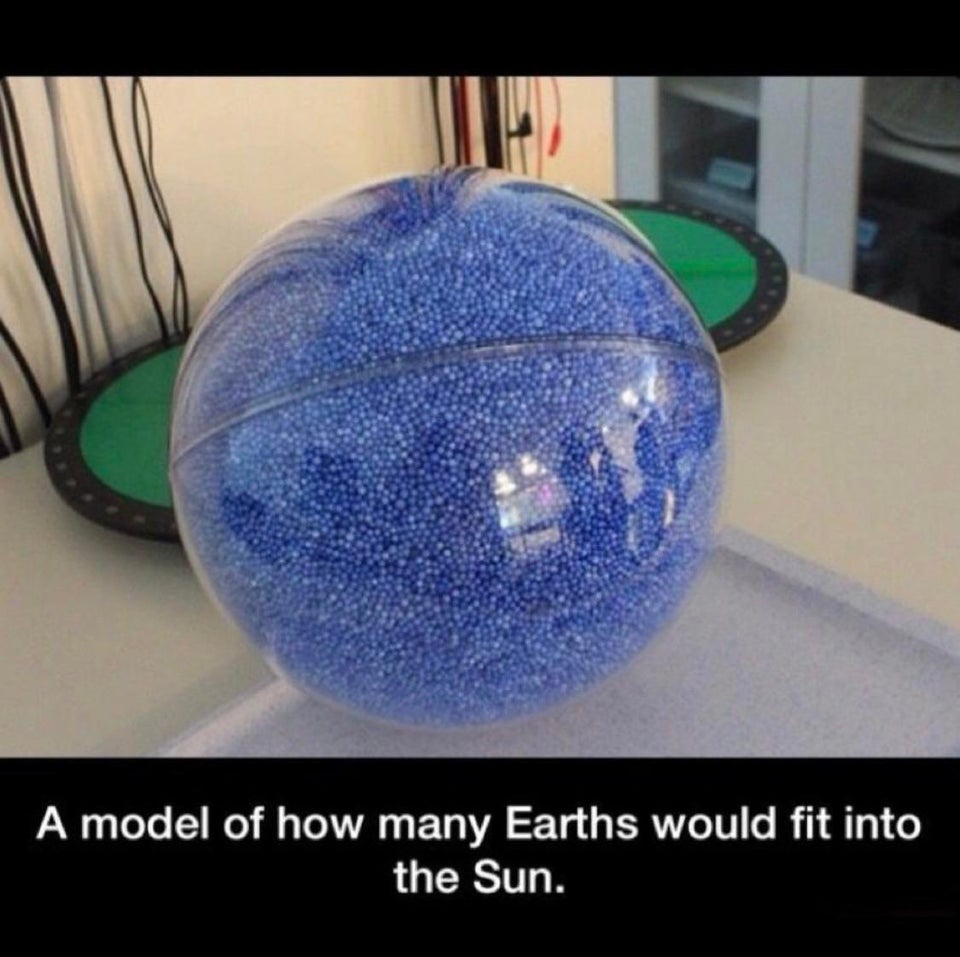 宇宙 太陽の大きさのボールには約130万個の地球が入ることを表す画像がredditで話題に レディっと速報 宇宙 太陽の大きさのボールには約130万個の地球が入ることを表す画像がredditで話題に レディっと速報