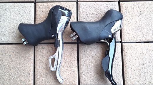 折れたマイクロシフトのレバー と シマノ105 Sti 5700 Iwanの自転車日記