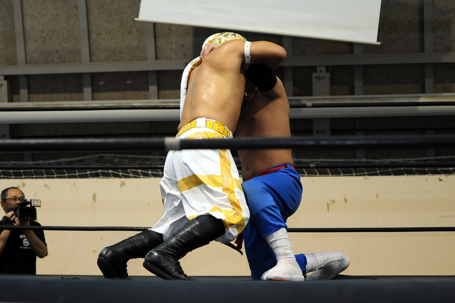 怪人ハブ男VSエイサー8～7月6日沖縄プロレスメインイベント