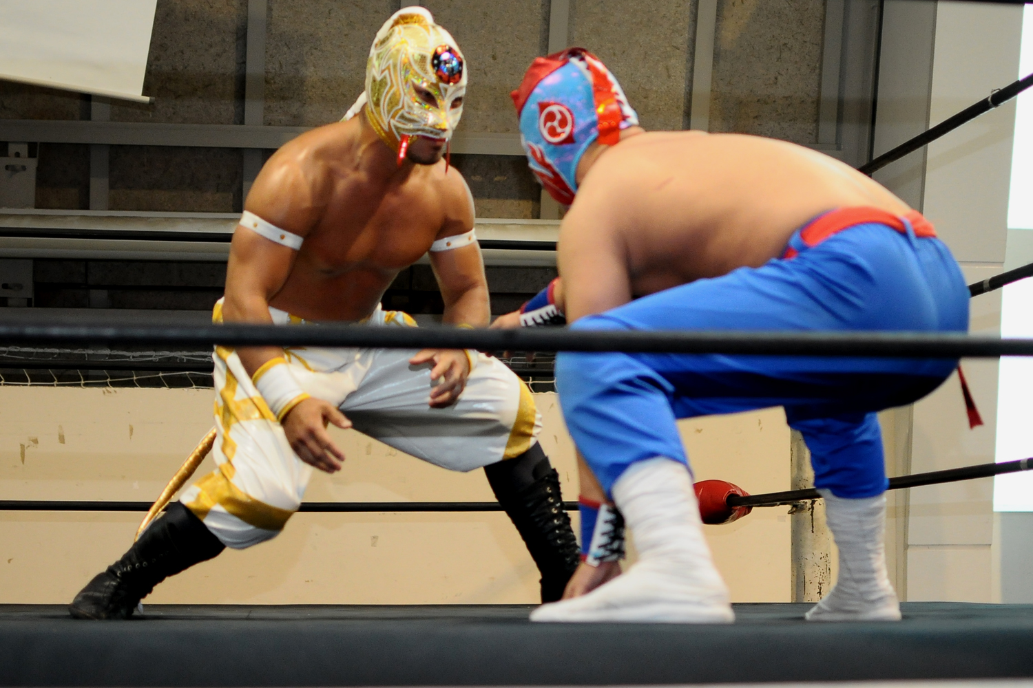 怪人ハブ男VSエイサー8～7月6日沖縄プロレスメインイベント