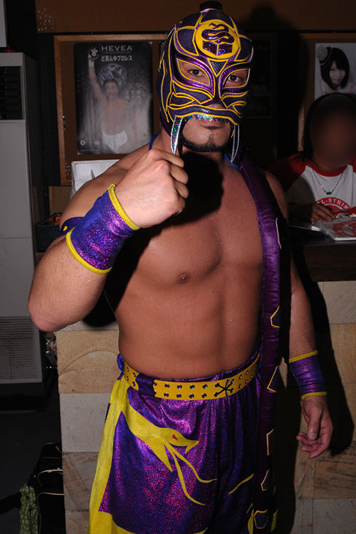 怪人・ハブ男 沖縄プロレス6周年大会 沖縄プロレス選手権vs 怪人・ハブ男 沖縄プロレス6周年大会 沖縄プロレス選手権vs