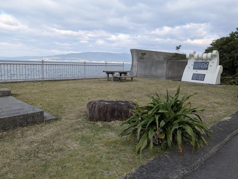 PXL_20251125_233349111