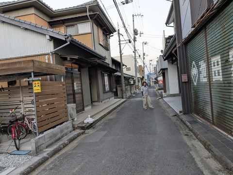 PXL_20251114_213857652