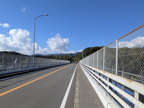 PXL_20251123_010653071