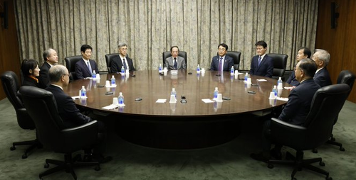 日経平均は朝安後巻き戻し騰勢 ドル円は160円目前に再接近