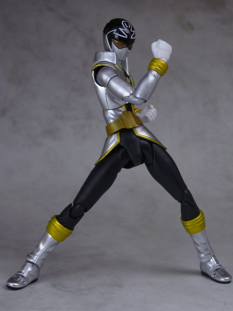 バンダイ S.H.フィギュアーツ ゴーカイシルバー レビュー : きんけつほ