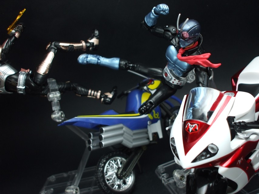 バンダイ S.H.F EX サイクロン号(THE FIRST ver. ) レビュー バンダイ S.H.F EX サイクロン号(THE FIRST ver. ) レビュー