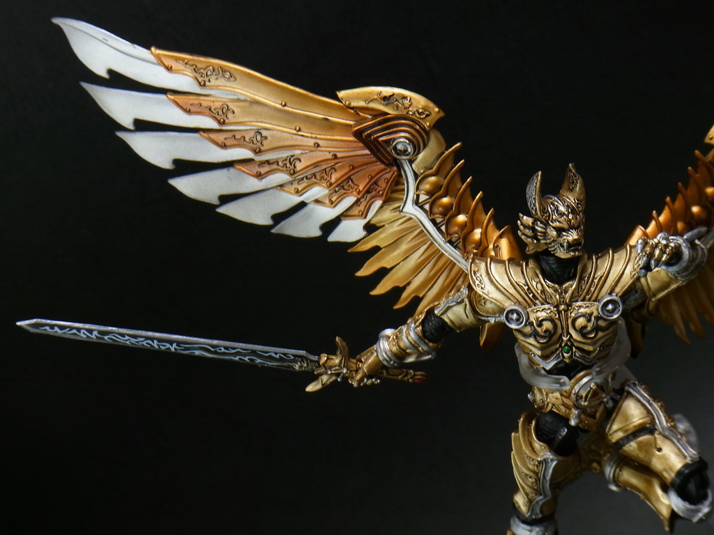 GARO 極魂 黄金騎士 牙狼翼人（魂ウェブ限定） g6bh9ry 牙狼極魂 黄金騎士 牙狼翼人 | 牙狼＜GARO＞シリーズ フィギュア