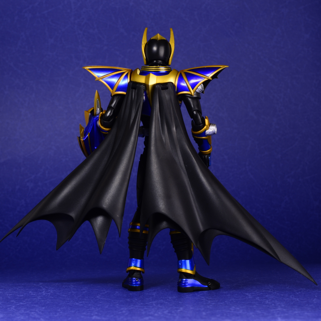 バンダイ S.H.フィギュアーツ 仮面ライダーナイトサバイブ