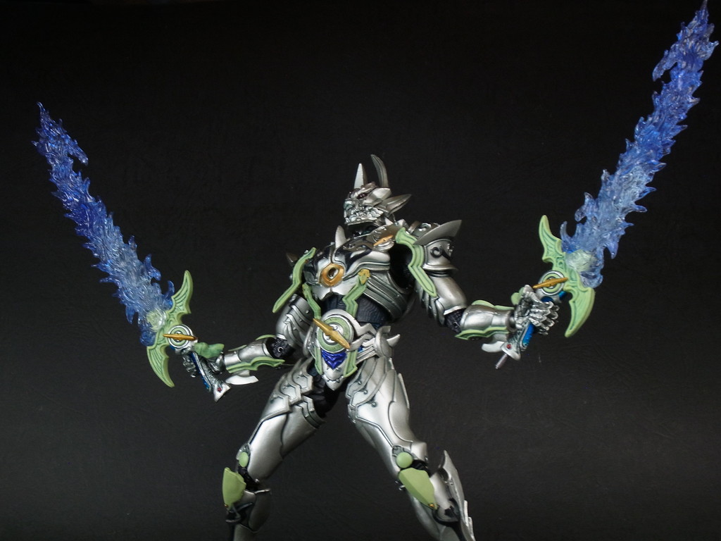 銀河騎士 絶狼 魔導馬 銀河 2体セット 牙狼　魔戒可動　ゼロ フィギュア 絶狼<ゼロ>の愛馬「魔導馬ギンガ」が魔戒可動に登場!!! | GARO
