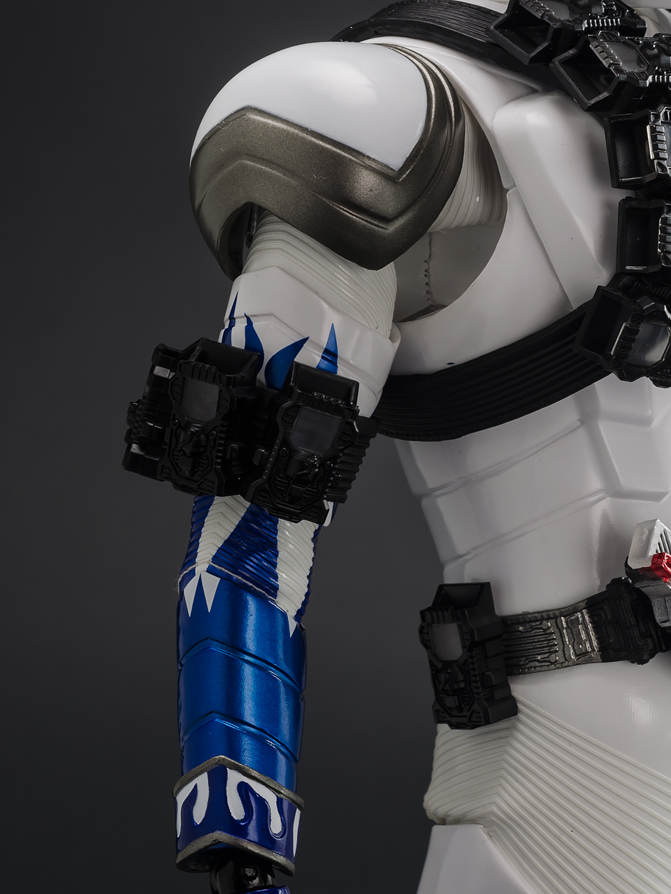 メディコム・トイ RAH DX 仮面ライダーエターナル レビュー : きんけつ