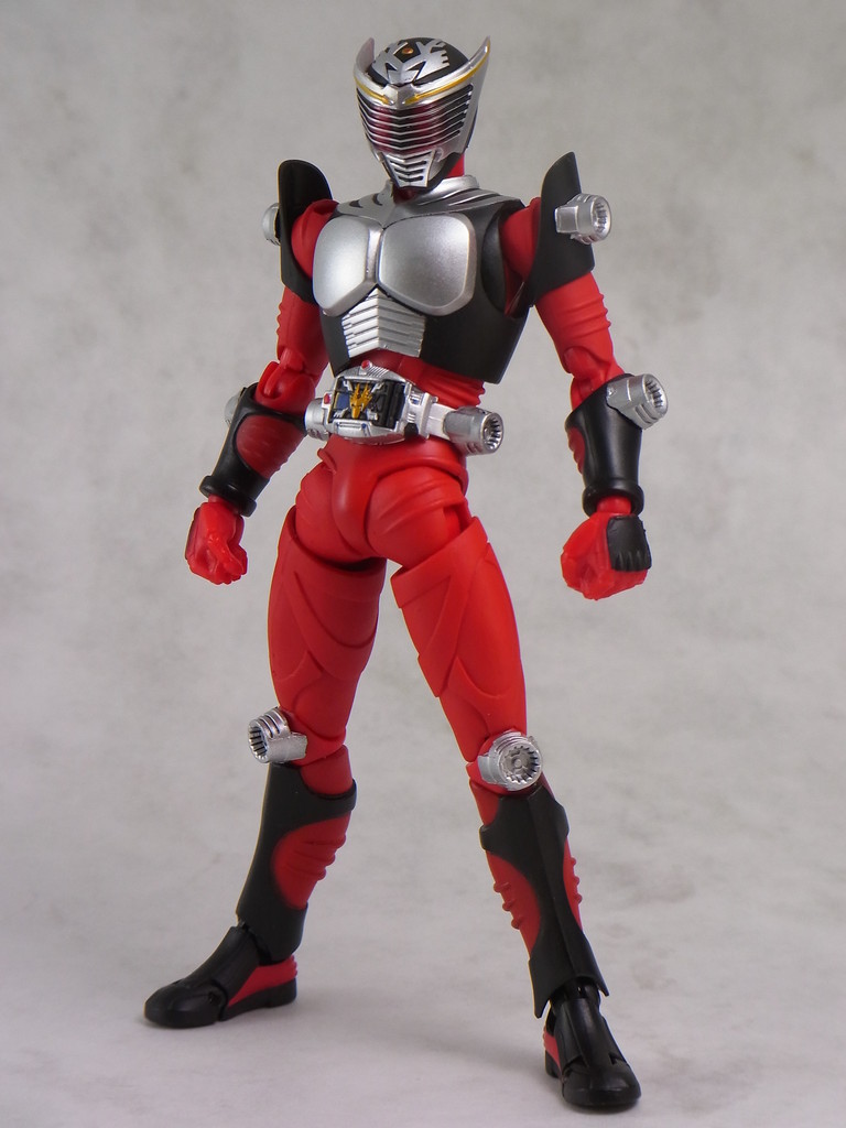 バンダイ S.H.フィギュアーツ 仮面ライダー龍騎＆ドラグレッダーセット